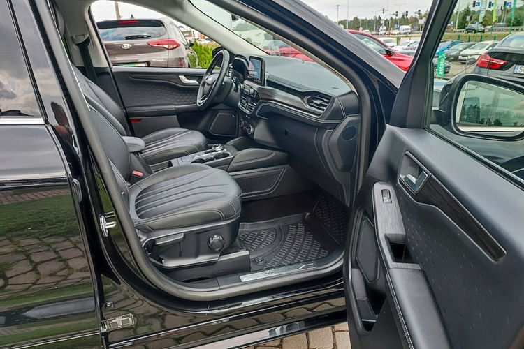 Ford Kuga AWD (4x4) + max Vignale + niski przebieg zdjęcie 29