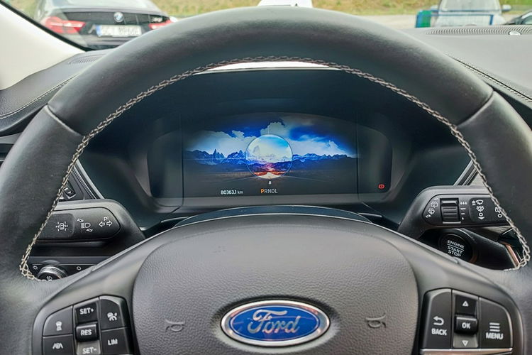 Ford Kuga AWD (4x4) + max Vignale + niski przebieg zdjęcie 30