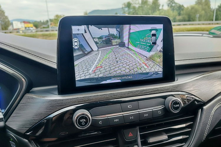 Ford Kuga AWD (4x4) + max Vignale + niski przebieg zdjęcie 32