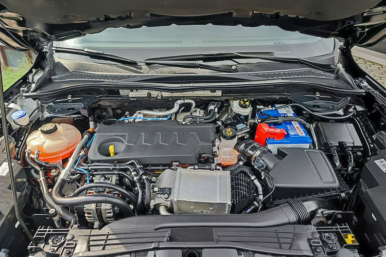 Ford Kuga AWD (4x4) + max Vignale + niski przebieg zdjęcie 35