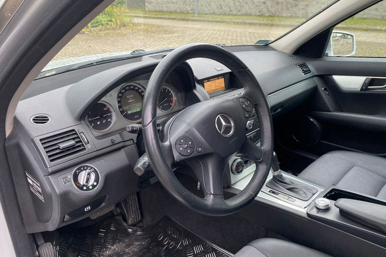 Mercedes C 180 c180 automt kompressor 156 KM maly przebieg polskory piękny stan igla zdjęcie 25