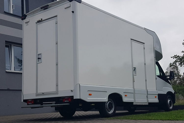 Iveco Daily KONTENER NISKOPODŁOGOWY 4.31x2.23x2.42 SKLEP KAMPER KLIMA FOODTRUCK zdjęcie 29