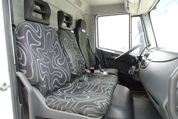 Iveco EuroCargo 190E28 Izoterma Chłodnia Chereau Sprowadzony Przebieg Udokumentowany EEV Kabina 3 osobowa Winda Poduszki zdjęcie 8