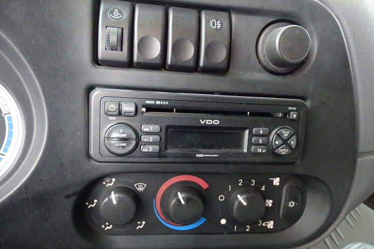 DAF LF 55.250 Kontener Przebieg Udokumentowany Klima DMC 15 TON lub 16TON , Winda 2000KG , Sprowadzony, Zawieszenie Pneumat zdjęcie 9