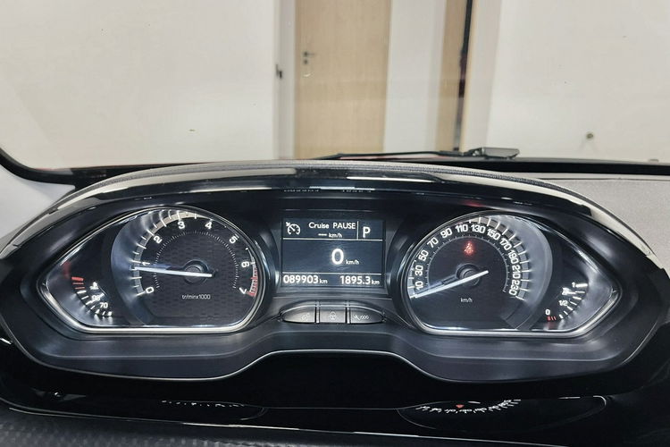 Peugeot 2008 1.2 110KM GT-Line Automat Lift Klimatronic Navi GPS ALU 17 Led NIEMIEC zdjęcie 25