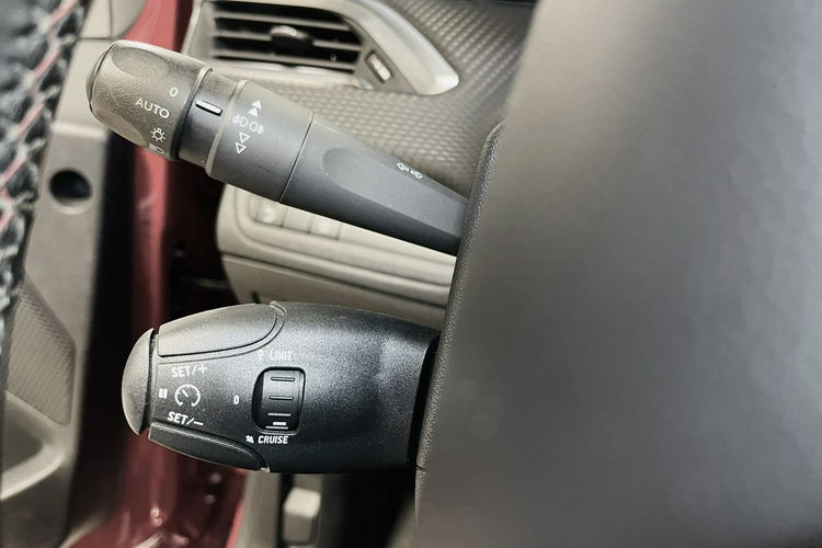 Peugeot 2008 1.2 110KM GT-Line Automat Lift Klimatronic Navi GPS ALU 17 Led NIEMIEC zdjęcie 27