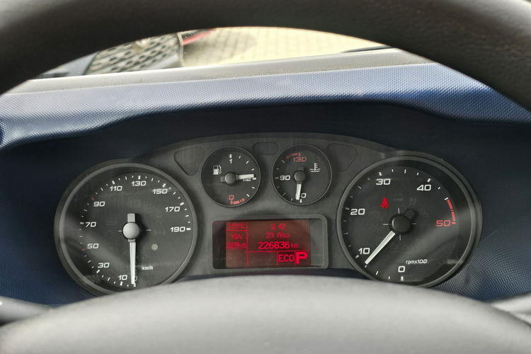 Iveco Daily 35S18 3.0 JTD 180KM Hi-Matic / I-właściciel / zdjęcie 17