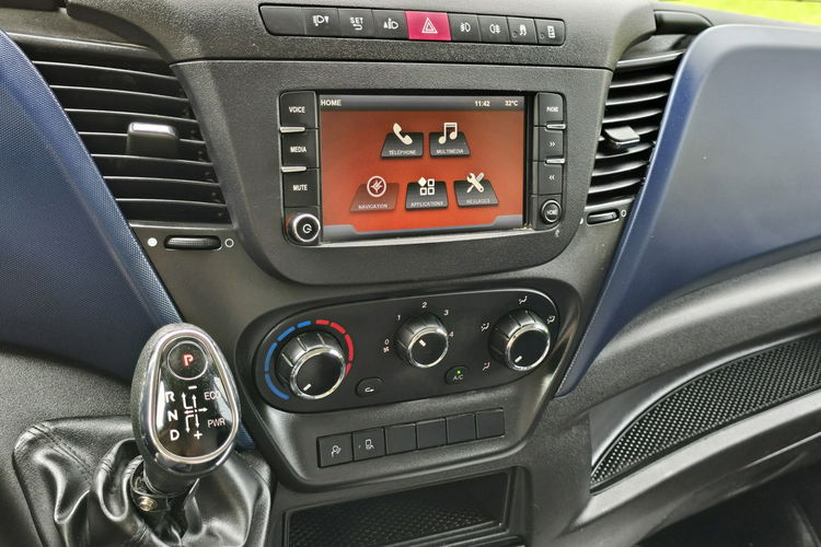 Iveco Daily 35S18 3.0 JTD 180KM Hi-Matic / I-właściciel / zdjęcie 18