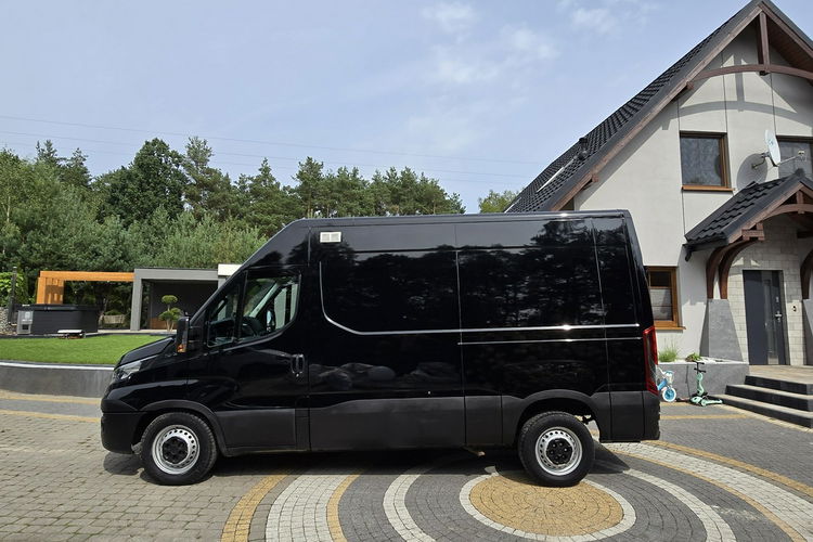 Iveco Daily 35S18 3.0 JTD 180KM Hi-Matic / I-właściciel / zdjęcie 4