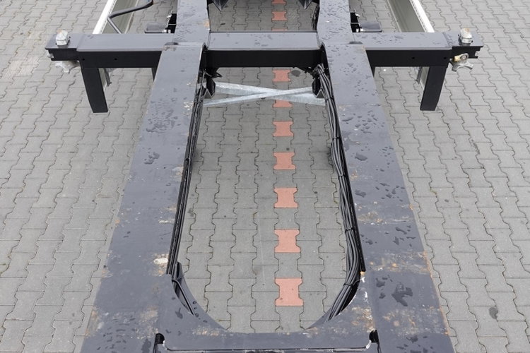 KRONE / NACZEPA PODKONTENEROWA / NOWA / 2023 ROK / ROZSUWANY TYŁ / DO WSZYSTKICH KONTENERÓW / OŚ PODNOSZONA / zdjęcie 8