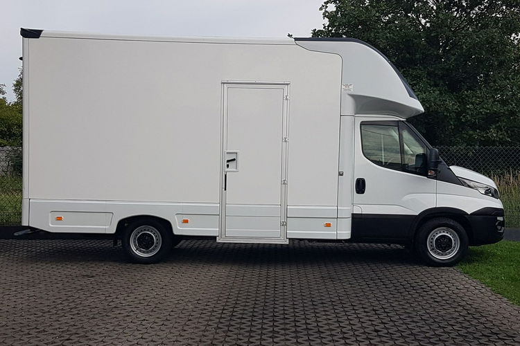 Iveco Daily KONTENER NISKOPODŁOGOWY 4.31x2.23x2.42 SKLEP KAMPER KLIMA FOODTRUCK zdjęcie 12