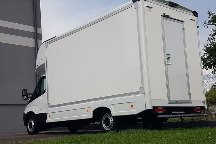 Iveco Daily KONTENER NISKOPODŁOGOWY 4.31x2.23x2.42 SKLEP KAMPER KLIMA FOODTRUCK zdjęcie 28