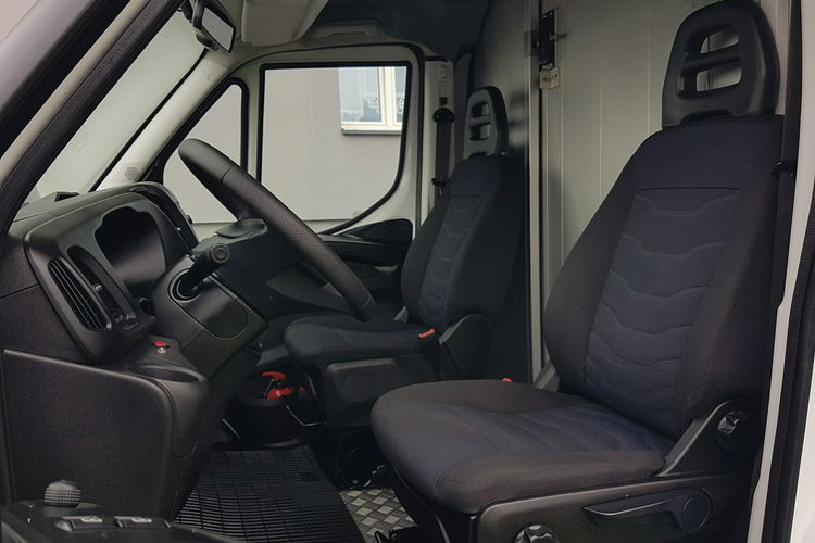 Iveco Daily KONTENER NISKOPODŁOGOWY 4.31x2.23x2.42 SKLEP KAMPER KLIMA FOODTRUCK zdjęcie 7