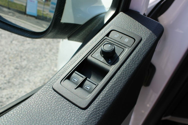 Volkswagen Caravelle Comfortline L2 4-Motion F-vat Salon Polska Gwarancja zdjęcie 13