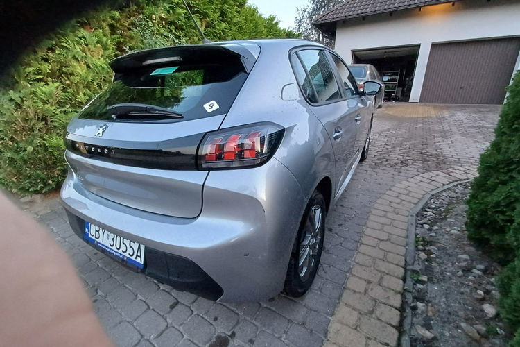 Peugeot 208 Dobre wyposażenie, niewielki przebieg zdjęcie 6