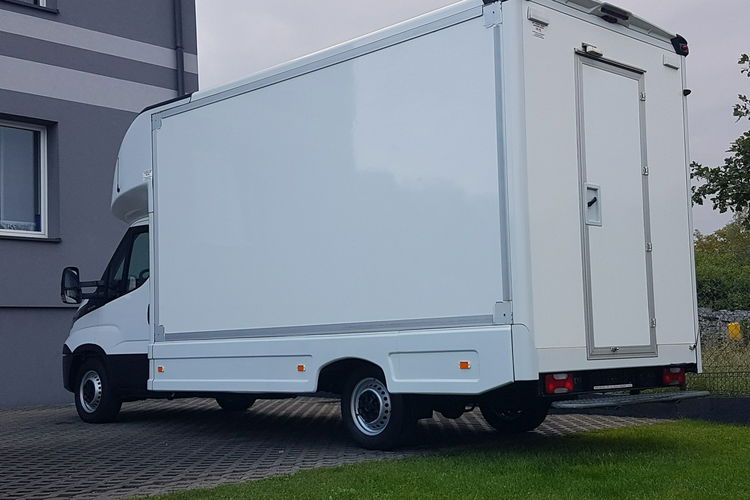 Iveco Daily KONTENER NISKOPODŁOGOWY 4.31x2.23x2.42 SKLEP KAMPER KLIMA FOODTRUCK zdjęcie 28