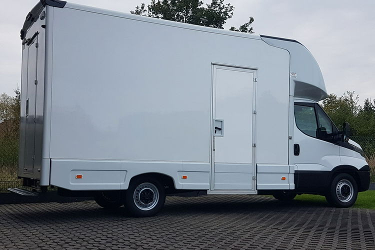 Iveco Daily KONTENER NISKOPODŁOGOWY 4.31x2.23x2.42 SKLEP KAMPER KLIMA FOODTRUCK zdjęcie 32