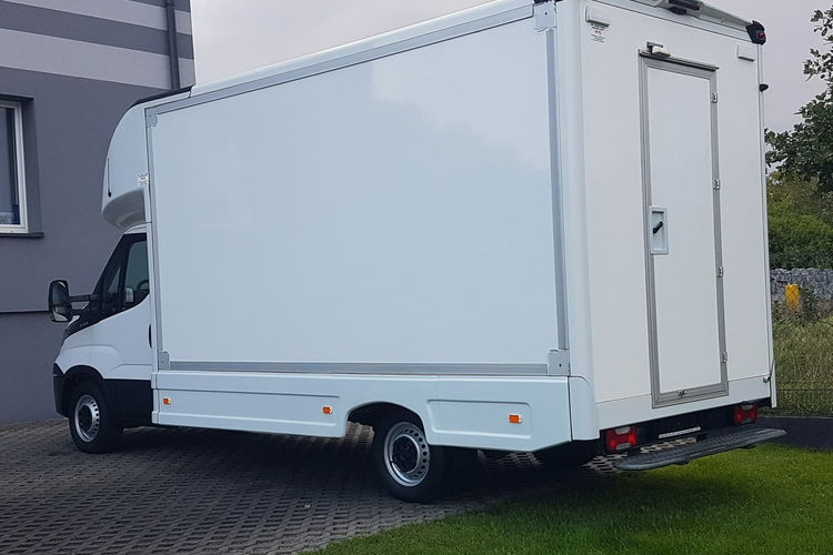 Iveco Daily KONTENER NISKOPODŁOGOWY 4.31x2.23x2.42 SKLEP KAMPER KLIMA FOODTRUCK zdjęcie 4