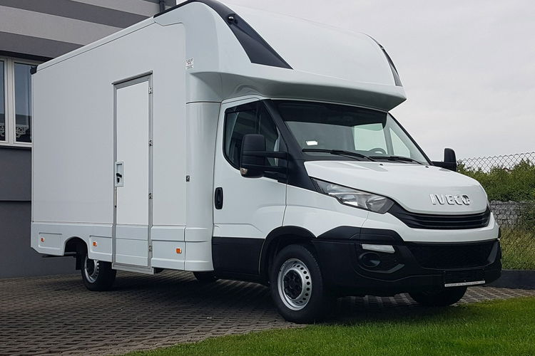 Iveco Daily KONTENER NISKOPODŁOGOWY 4.31x2.23x2.42 SKLEP KAMPER KLIMA FOODTRUCK zdjęcie 30