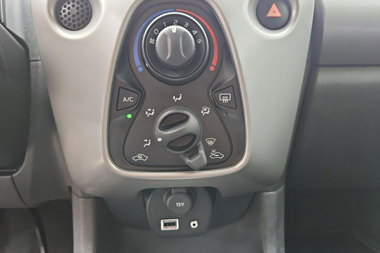 Toyota Aygo 1.0 VVTi 68KM X-PLAY CITY X-TREME, salon Polska, gwarancja zdjęcie 18