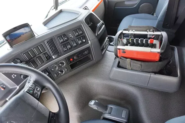 Volvo FM / 340 / 6 X 2 / SKRZYNIOWY + HDS / FASSI 310 XP / WYSIĘG 16.7 M zdjęcie 14