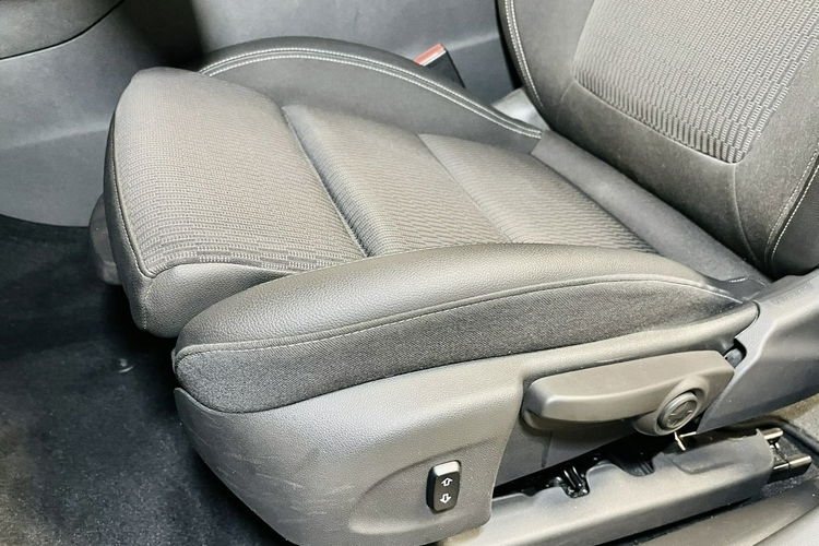 Opel Insignia 2.0 CDTI 170KM 90.000km Innovation AppleCar NAVI LUX Led KeyLesNiemiec zdjęcie 18