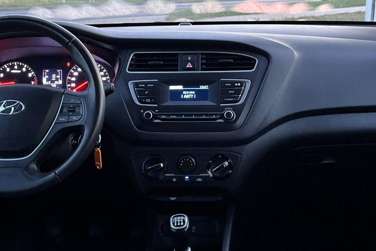 Hyundai i20 Benzyna Niski Przebieg Gwarancja zdjęcie 20
