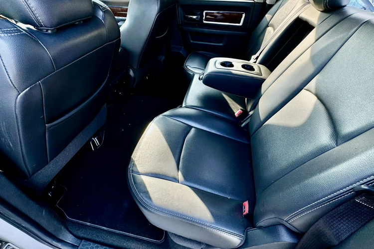 Dodge RAM 5.7 HEMI laramie doinwestowany brak wkładu bogata wersja gwarancja zdjęcie 14