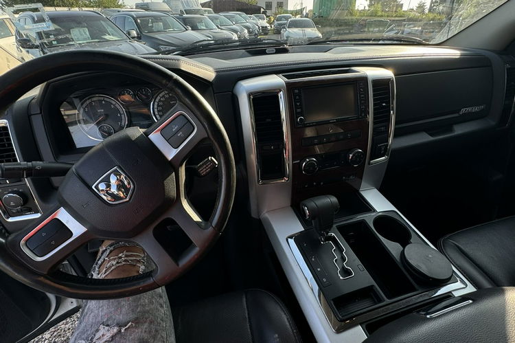 Dodge RAM 5.7 HEMI laramie doinwestowany brak wkładu bogata wersja gwarancja zdjęcie 19
