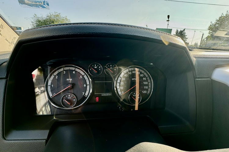 Dodge RAM 5.7 HEMI laramie doinwestowany brak wkładu bogata wersja gwarancja zdjęcie 20