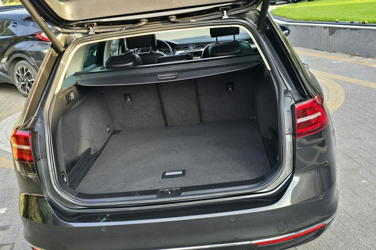 Volkswagen Passat 2.0 TDi 150KM DSG Highline / Panorama / Kamery 360 / I-właściciel zdjęcie 18