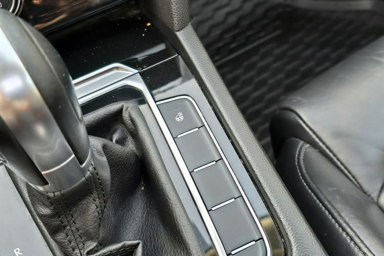 Volkswagen Passat 2.0 TDi 150KM DSG Highline / Panorama / Kamery 360 / I-właściciel zdjęcie 29
