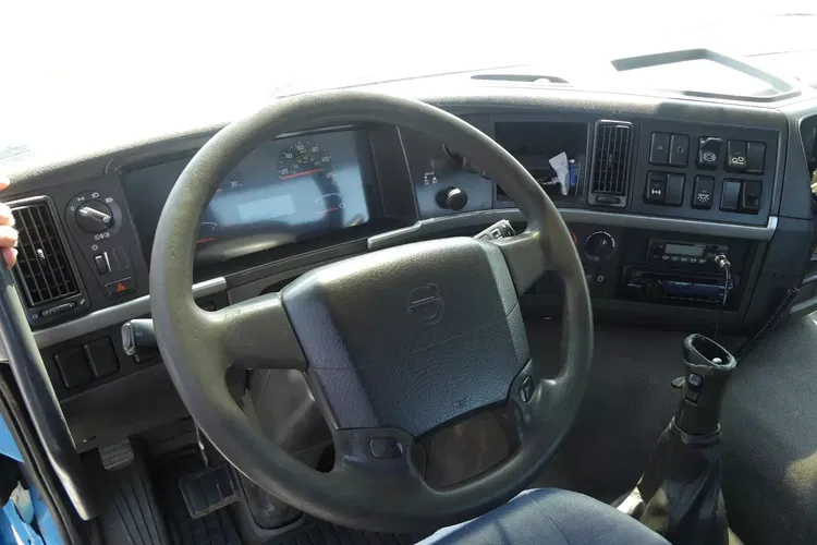Volvo FM 410 / 6x2 / HAKOWIEC 20t / MANUAL / OŚ PODNOSZONA / zdjęcie 7