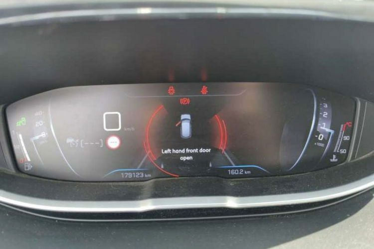 Peugeot 3008 1.5HDI Allure max wersja ledy xenon skóry naci kamery 360 gwa zdjęcie 22