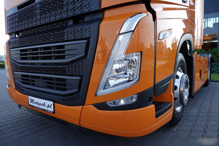 Volvo FH 500 / XXL / PEŁNY ADR / KLIMA POSTOJOWA / ALUSY / SALON POLSKA / PO ZŁOTYM KONTRAKCIE SERWISOWYM zdjęcie 10