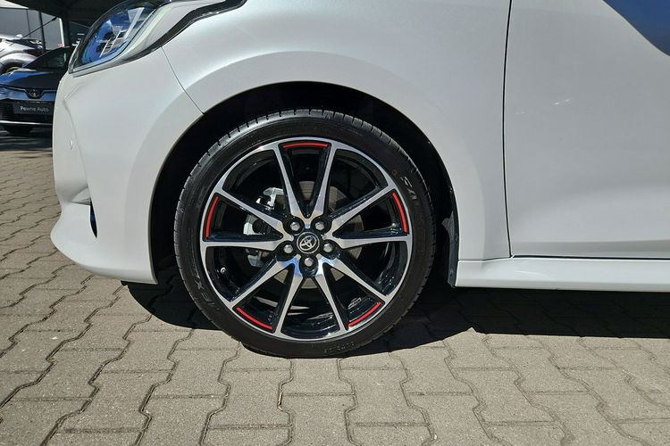 Toyota Yaris 1.5 VVT-i 125 KM GR SPORT Skyview Smart, salon Polska, gwarancja zdjęcie 27