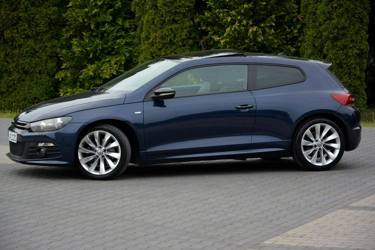 Volkswagen Scirocco 2.0T(210KM) Bi-xenon Skóry Navi Szyberdach Alu 18" Nowe Michelin Match zdjęcie 4