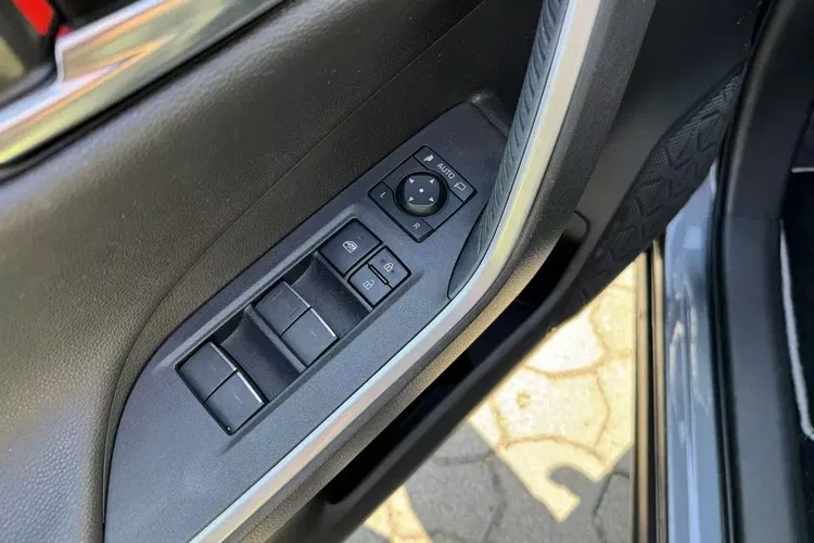 Toyota rav4 zdjęcie 9