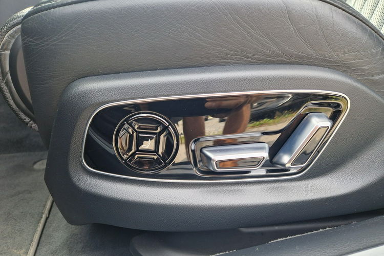 A8 Audi A8 Bezwypadkowy FakturaVat Brutto SerwisAudi BardzoBogata zdjęcie 14