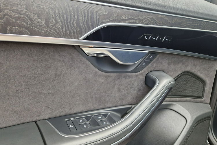 A8 Audi A8 Bezwypadkowy FakturaVat Brutto SerwisAudi BardzoBogata zdjęcie 26