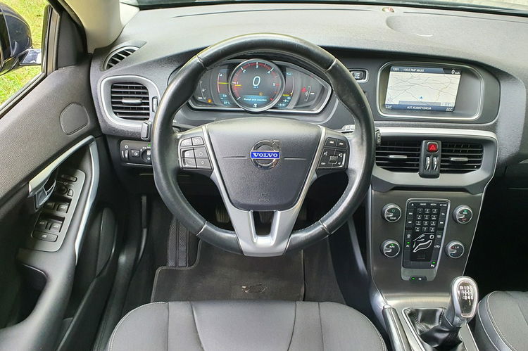 Volvo V40 1.6 D2 115KM # Momentum # Navi # Pół Skóra # Parktronic # Zadbany zdjęcie 18