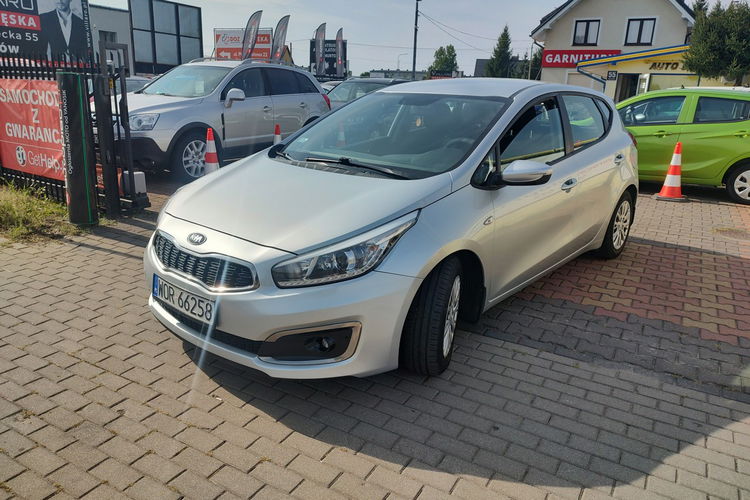 Kia Cee'd 1.6 CRDi 110KM Salon Polska II właściciel zdjęcie 10