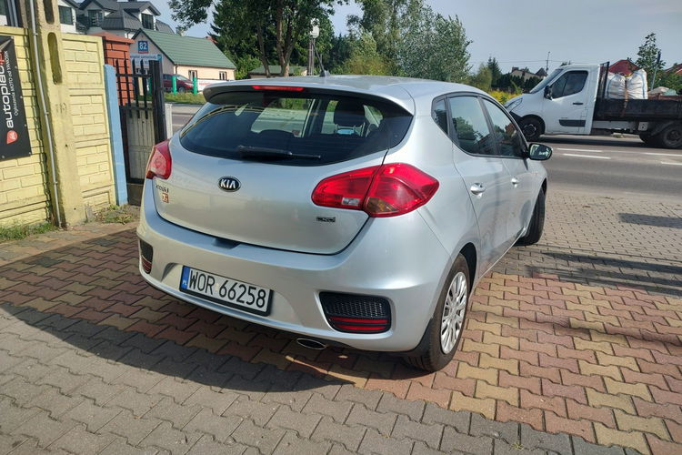 Kia Cee'd 1.6 CRDi 110KM Salon Polska II właściciel zdjęcie 6