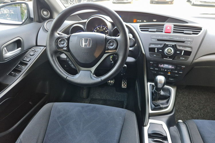 Honda Civic 1.8 benzynka. Led. Kamera. Ksenon zdjęcie 14