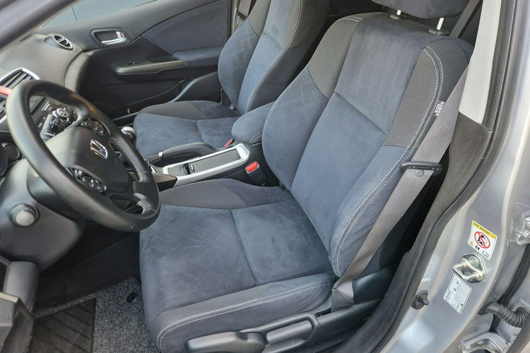 Honda Civic 1.8 benzynka. Led. Kamera. Ksenon zdjęcie 17