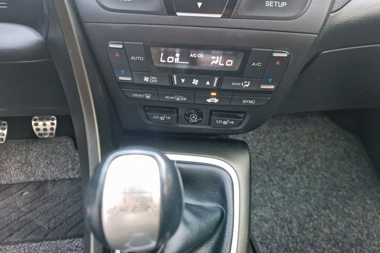 Honda Civic 1.8 benzynka. Led. Kamera. Ksenon zdjęcie 24