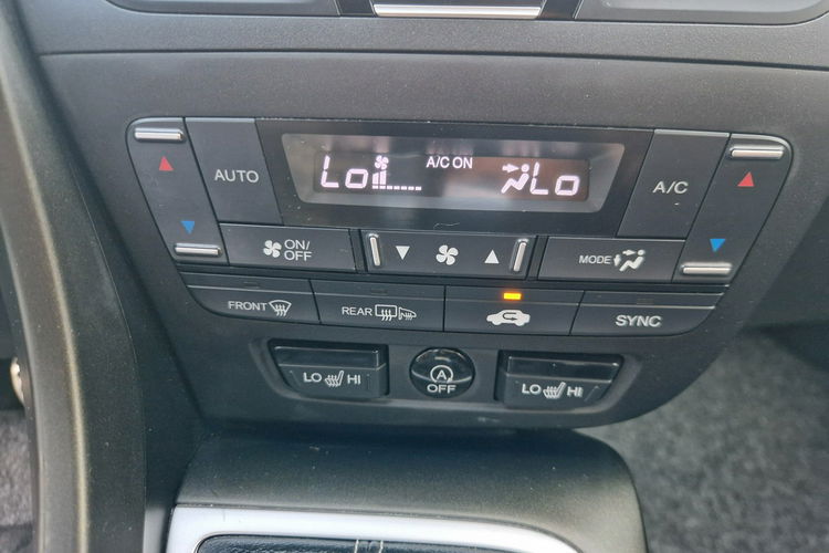 Honda Civic 1.8 benzynka. Led. Kamera. Ksenon zdjęcie 25