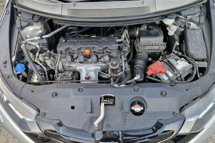 Honda Civic 1.8 benzynka. Led. Kamera. Ksenon zdjęcie 31