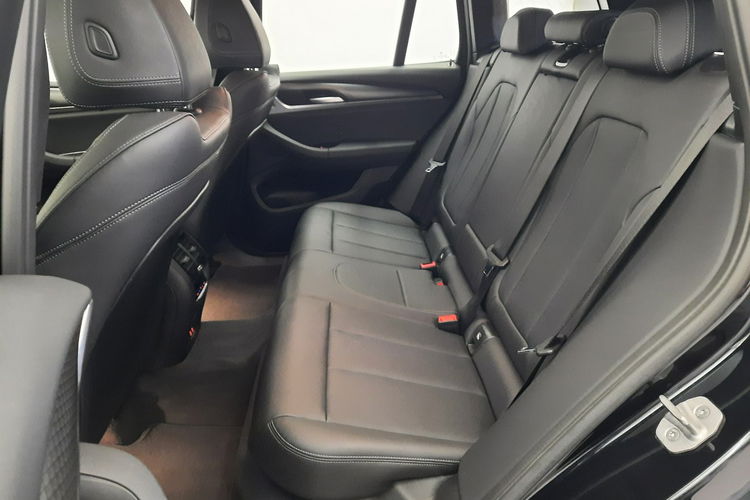 BMW X3 xDrive20d M Pakiet Tempomat Podgrzewane Fotele Dostęp Komfort Relingi zdjęcie 20