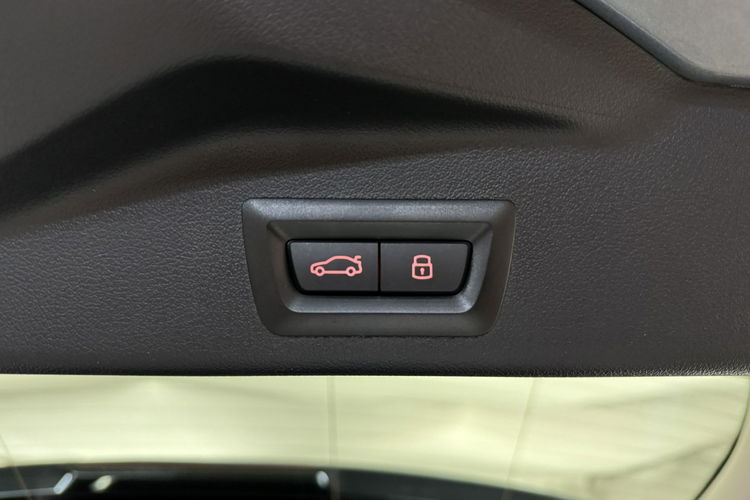 BMW X5 xDrive30d Podgrzewane Fotele Komfortowe Tempomat LED Relingi Harman zdjęcie 33